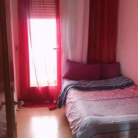 Apartamento De 3 Dormitorios Por Entrevias Madrid Exterior photo